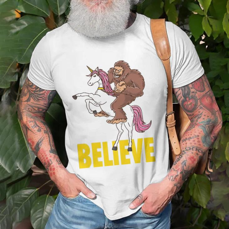 Bigfoot Unicorn Sasquatch Tee Men Women Kids Gift Unisex T-Shirt Gifts for Old Men