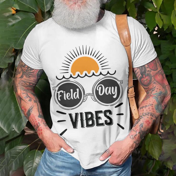 Happy Field Day Field Day Tee Kids Graduation School Fun Day V7 Unisex T-Shirt Gifts for Old Men