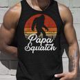 Papa Squatch Dad Bigfoot Sasquatch Vintage Retro Fathers Day Tank Top Gifts for Him