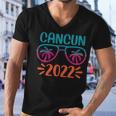 Family Vacation 2022 Cancun Men V-Neck Tshirt