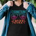 Family Vacation 2022 Cancun Men V-Neck Tshirt