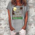 Does This Make Me Look Retired Retirement Women's Loosen T-Shirt Green